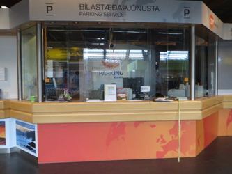 Keflavíkurflugvöllur - Parking - Bílastæði