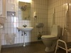 Danhostel Faxe - Hovedbygning - Handicaptoilet i forhal