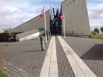 Historiecenter Dybbøl Banke -  Indgang og billetsalg  hovedbygningen