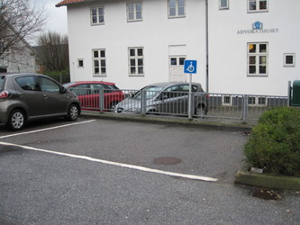 Centrum Fysioterapi v Ulla Holst Christensen - indgang fra gården