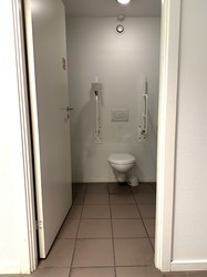 Messe C Fredericia - Messecenter - Toilet i Hal A i kælderen