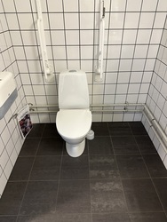 Kulturcenter Mariehøj - Toilet ved Kultursalen i Fløj D