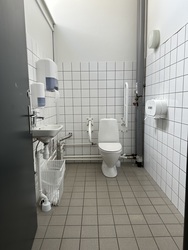 Kulturcenter Mariehøj - Toilet ved Per Kirkeby salen