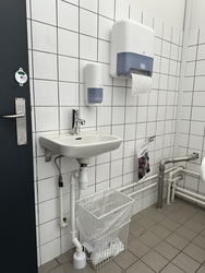 Kulturcenter Mariehøj - Toilet ved Per Kirkeby salen