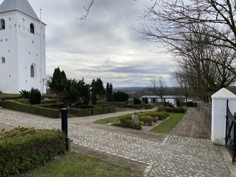 Ovsted Kirkegård og toiletfaciliteter