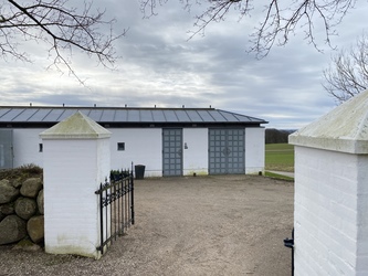 Ovsted Kirkegård og toiletfaciliteter