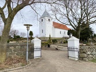 Ovsted Kirkegård og toiletfaciliteter