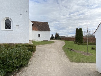 Hylke Kirkegård og toiletfaciliteter