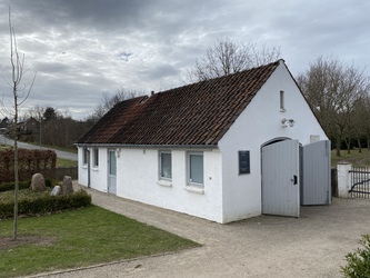 Hylke Kirkegård og toiletfaciliteter