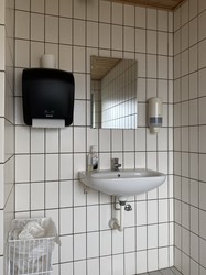 Hylke Kirkegård og toiletfaciliteter