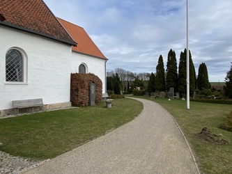 Hylke Kirkegård og toiletfaciliteter