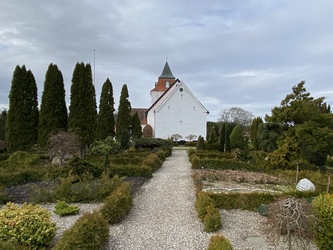 Hylke Kirkegård og toiletfaciliteter