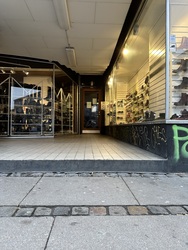 Hudklinikken v. Edgar Lauritzen