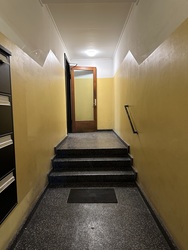 Hudklinikken v. Edgar Lauritzen