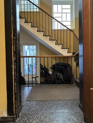 Hudklinikken v. Edgar Lauritzen