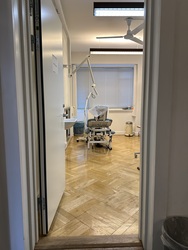 Hudklinikken v. Edgar Lauritzen