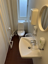 Hudklinikken v. Edgar Lauritzen