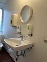 Hudklinikken v. Edgar Lauritzen