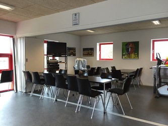 Blovstrød Idrætsanlæg - 4. Klublokaler og Café på 1. sal via bagindgang