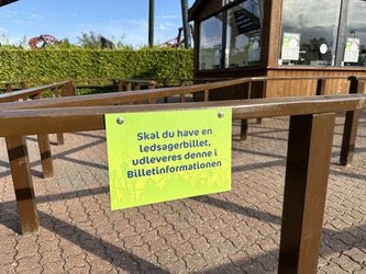Djurs Sommerland -  Parkering, indgang og rundt i parken