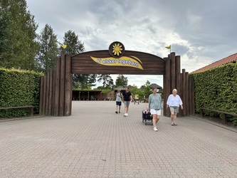 Djurs Sommerland -  Parkering, indgang og rundt i parken