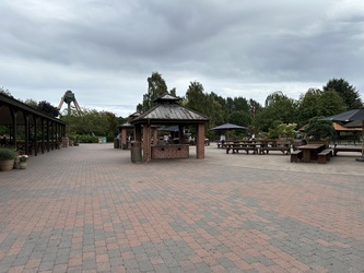 Djurs Sommerland -  Parkering, indgang og rundt i parken