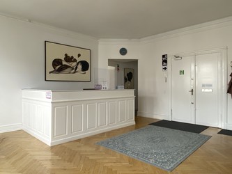 Speciallæge i øre, næse og halssygdomme Lars Sebbesen