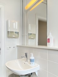 Speciallæge i øre, næse og halssygdomme Lars Sebbesen