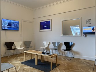 Øjenlæge Christoffer Ostri