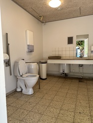 Givskud Zoo - Zootopia - Område P3 - Handicaptoilet