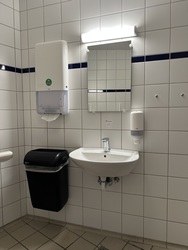 Aalborg Zoologiske Have - Toilet før indgangen