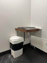 Randers Regnskov - Toilet i forhallen