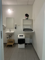 Randers Regnskov - Toilet i Frilandsgården