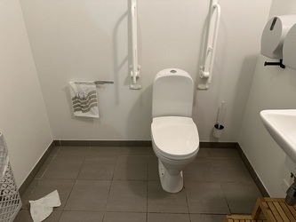 Randers Regnskov - Toilet i Frilandsgården