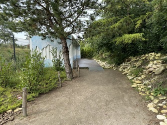 Randers Regnskov - Toilet udendørs ved Istid