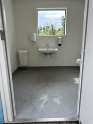 Randers Regnskov - Toilet udendørs ved Istid