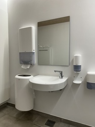 Naturkraft - Toilet ved indgangen efter billettering
