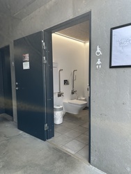Naturkraft - Toilet ved cafeen på 1. sal i udstillingen