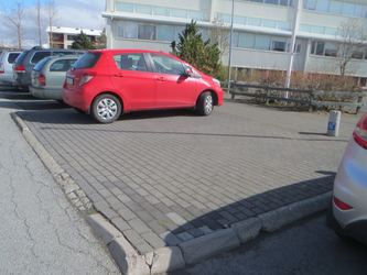 Hafnarfjörður - Öldutúnsskóli - Aðalinngangur og skrifstofur
