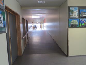 Hafnarfjörður - Öldutúnsskóli - Aðalinngangur og skrifstofur