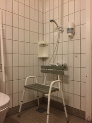 Danhostel Faxe - Hovedbygning - Handicaptoilet i forhal