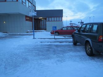 Fljótsdalshérað - Íþróttahús Brúarási - stakur búningsklefi