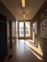 Firkløverskolen - 2. Faglokalet til musik og adgang til hallen