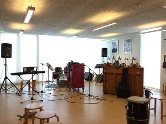 Firkløverskolen - 2. Faglokalet til musik og adgang til hallen
