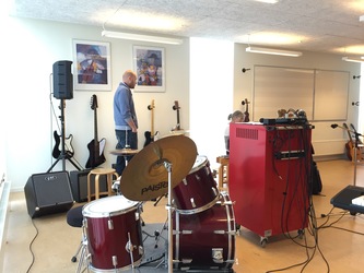 Firkløverskolen - 2. Faglokalet til musik og adgang til hallen