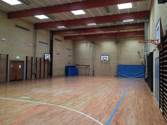 Firkløverskolen - 2. Faglokalet til musik og adgang til hallen