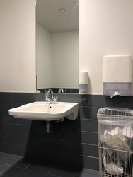 Københavns Lufthavn - Terminal 2 - Toilet lige før security (1. sal)