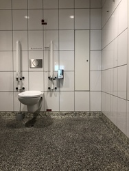 Københavns Lufthavn - Toilet (efter security) ved gate B8