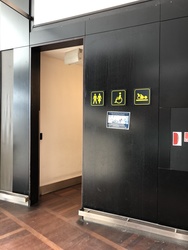 Københavns Lufthavn - Toilet (efter security) ved Aamanns cafe