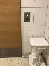 Københavns Lufthavn - Toilet (efter security) ved Assistancecenter